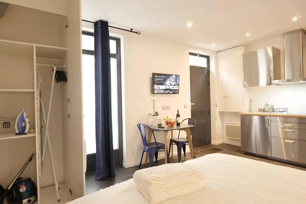 Daire Mykeypers - Cozy Studio Near Canal Saint Martin Paris