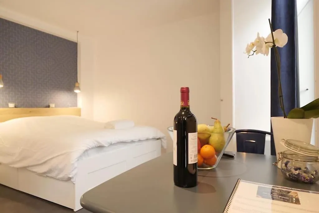 Mykeypers - Cozy Studio Near Canal Saint Martin 파리 아파트